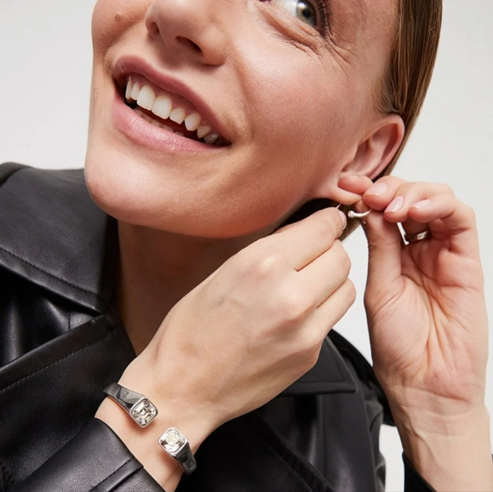 UNO de 50 bracelet • BE UNIQUE • Silver Plated With White Faceted Crystal Ends